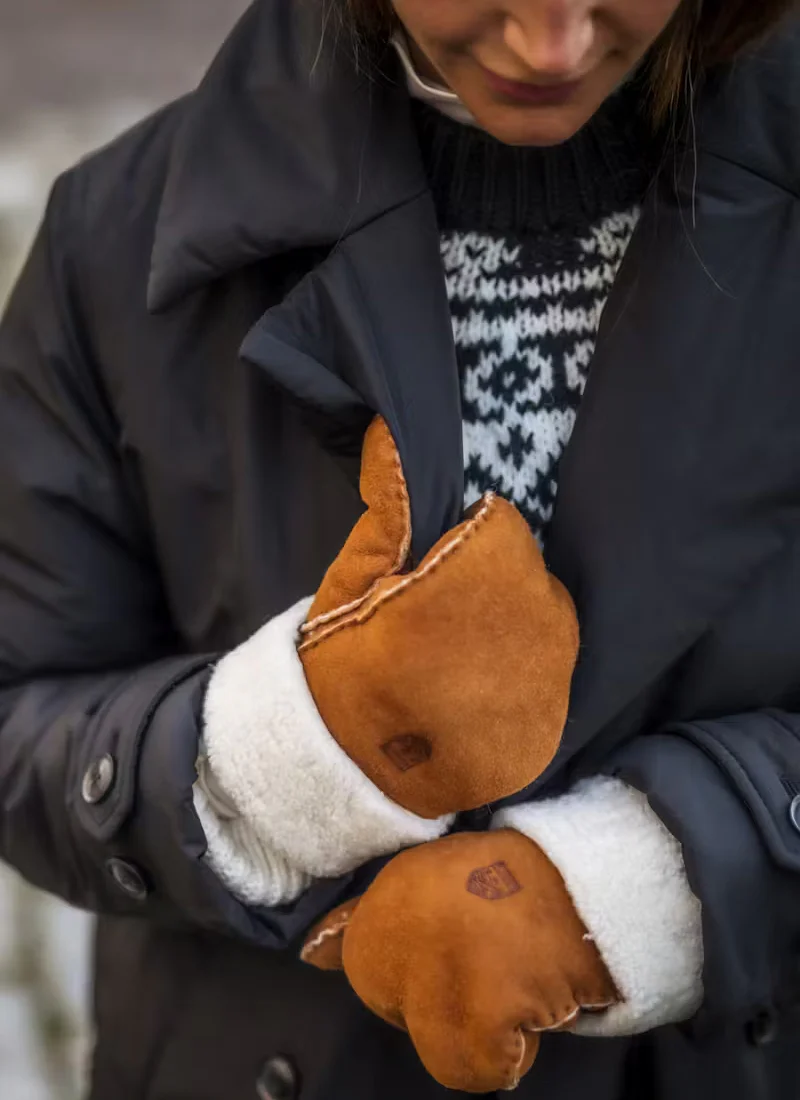 Sheepskin Mitt - Image 3