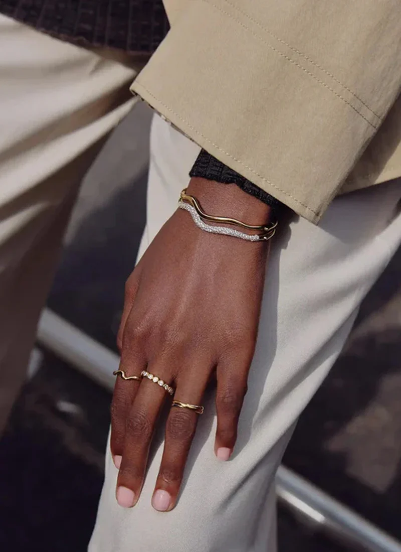 Molten Classic Hinged Bangle - Image 3