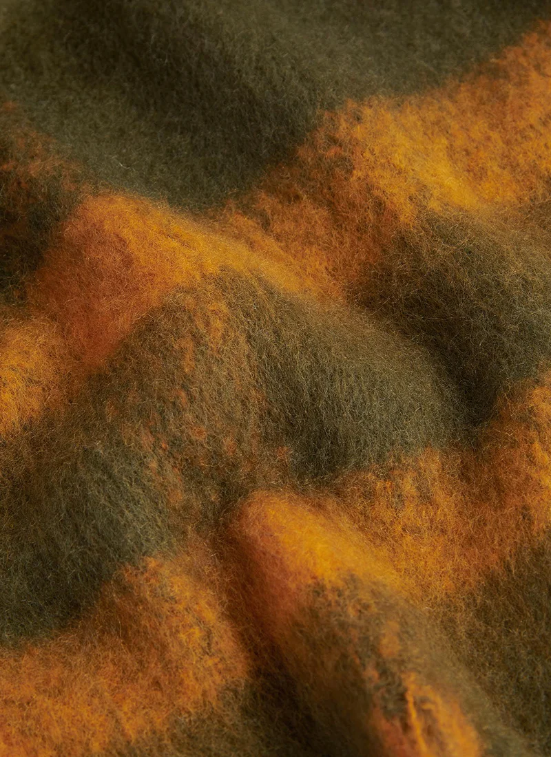 Isla Tartan Boucle Scarf - Image 4