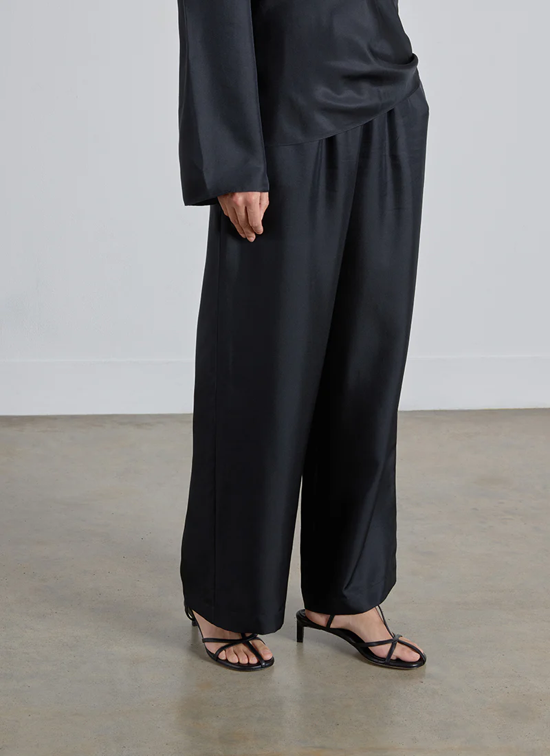 Tee Leather Heeled Sandal - Image 3