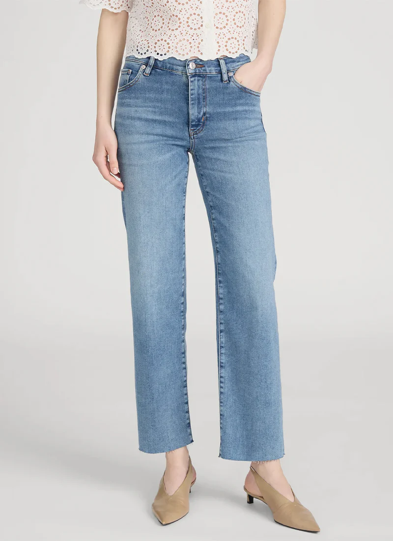 The Mellow Straight Leg Jeans