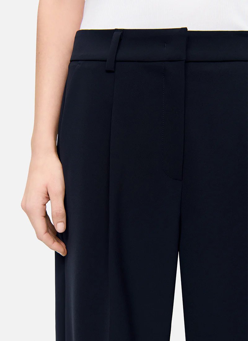 Anna Crepe Bermuda Shorts - Image 4