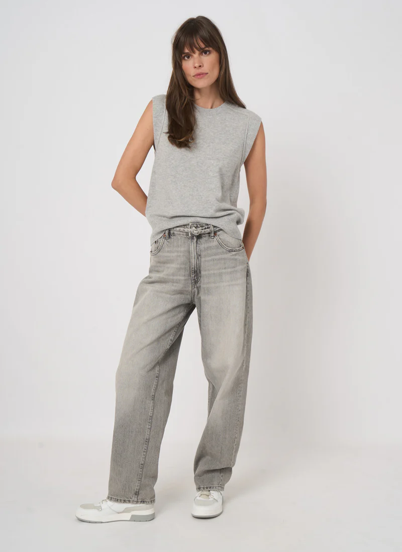 Cashmere Sleeveless Pullover - Image 5
