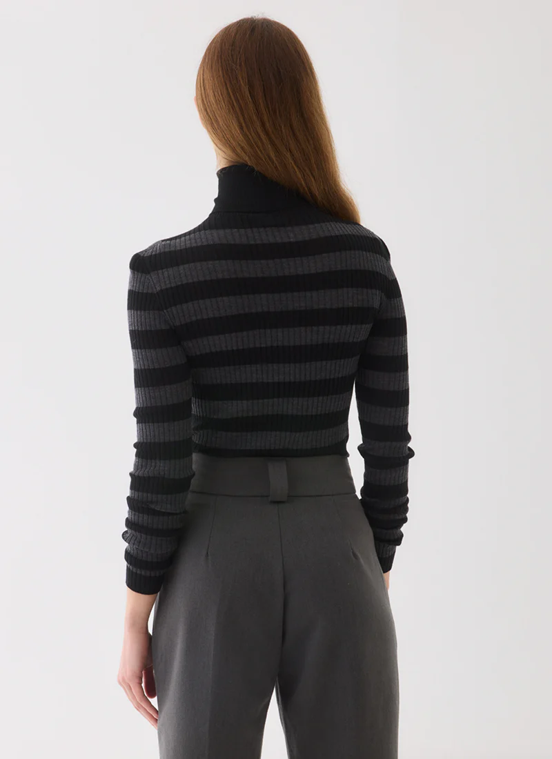 Mer Extra Fine Rib Knit Long Sleeve Turtleneck Sweater - Image 2