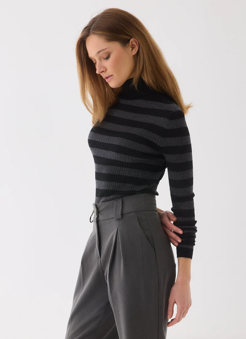 Mer Extra Fine Rib Knit Long Sleeve Turtleneck Sweater - Image 3