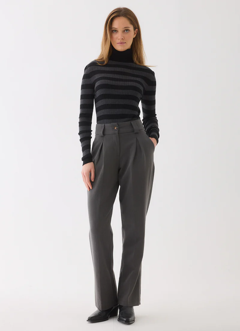 Mer Extra Fine Rib Knit Long Sleeve Turtleneck Sweater - Image 5