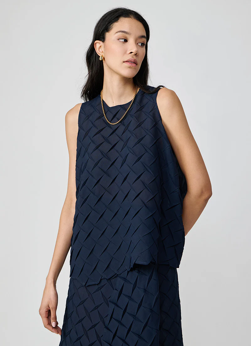 Sleeveless Textured Relaxed Top - Image 4